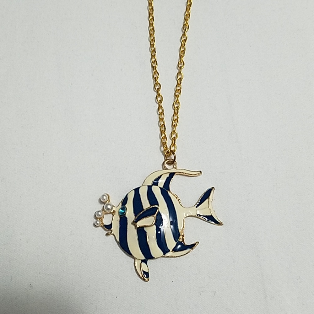 Necklace with fish pendant